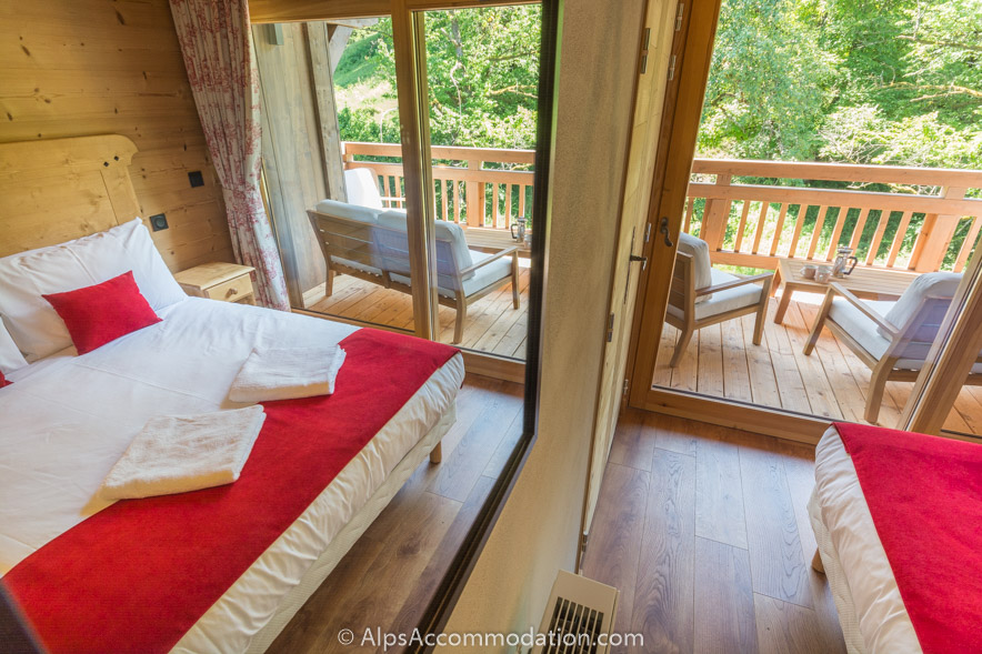 Appartement CH8 Morillon - Superbe chambre queen avec balcon privé offrant une vue magnifique