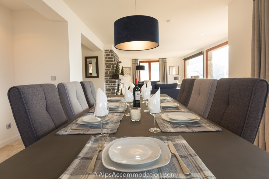 Chalet Falconnières Samoëns - Une grande table à manger pouvant accueillir jusqu'à 10 personnes