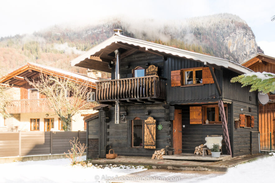 La Cabine Samoëns - Un beau et traditionnel mazot savoyard