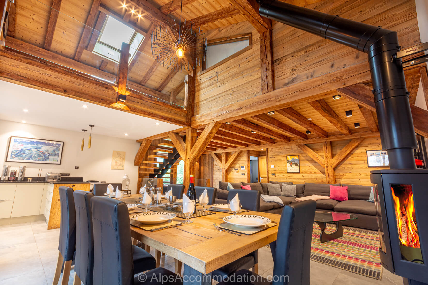 Chalet Lily Samoëns - Superbe séjour ouvert sur salle à manger et coin cuisine