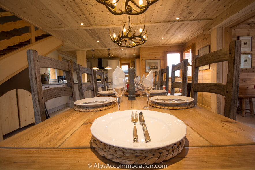 Chalet Gentiane Bleue Samoëns - Immense table à manger dans l'impressionnante salle à manger
