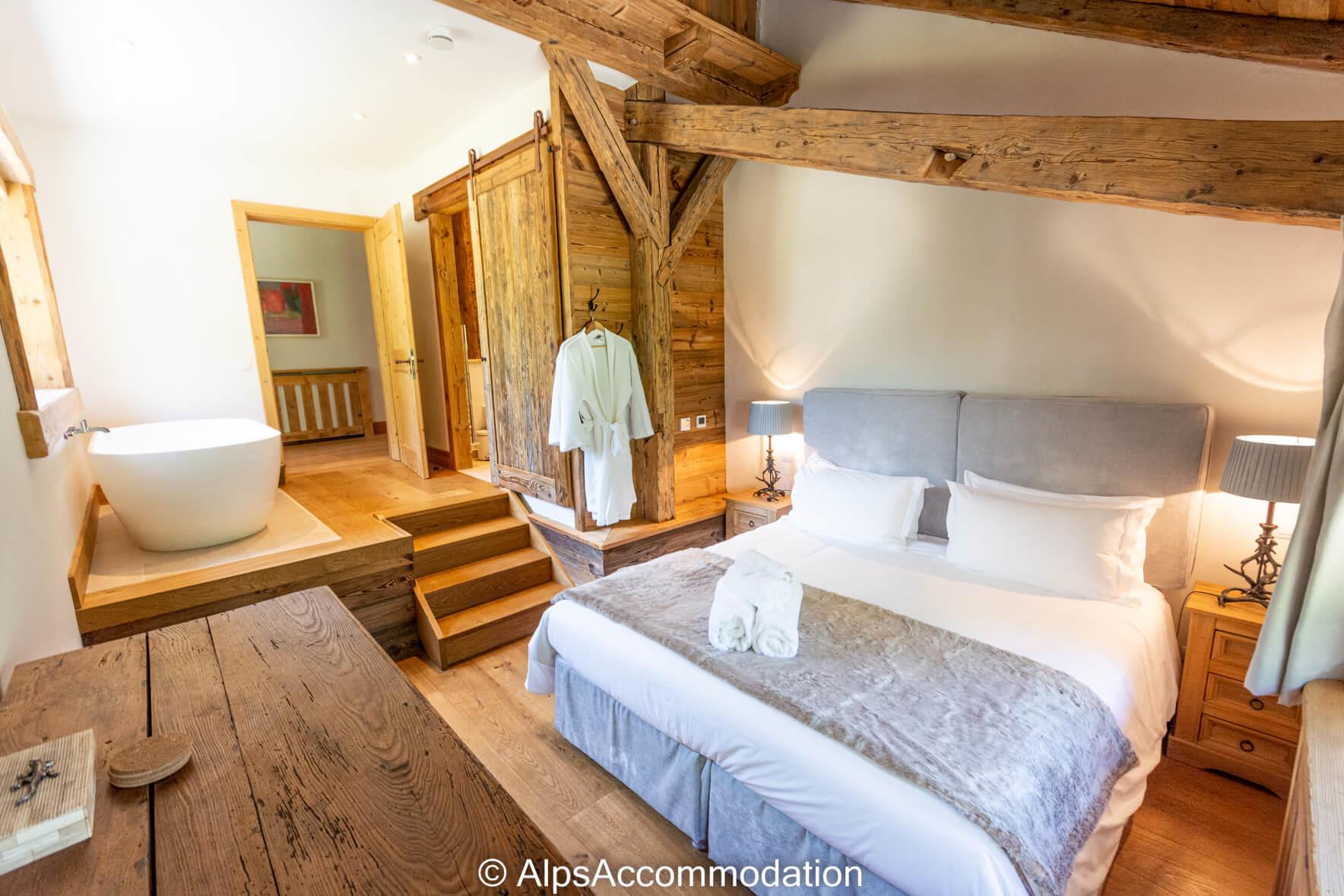 Ferme St Christophe Samoëns - Chambre ensuite avec lit super king size