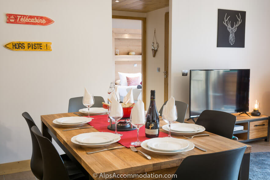 Appartement Bel Air Samoëns - La salle à manger peut accueillir jusqu'à 6 personnes en tout confort
