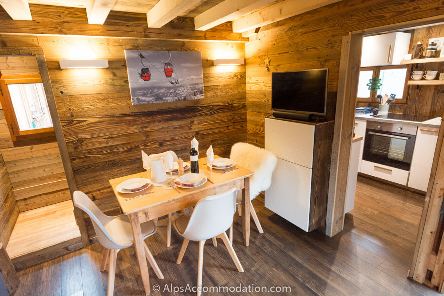 La Cabine Samoëns - La cuisine et l'espace repas offrent confort et praticité