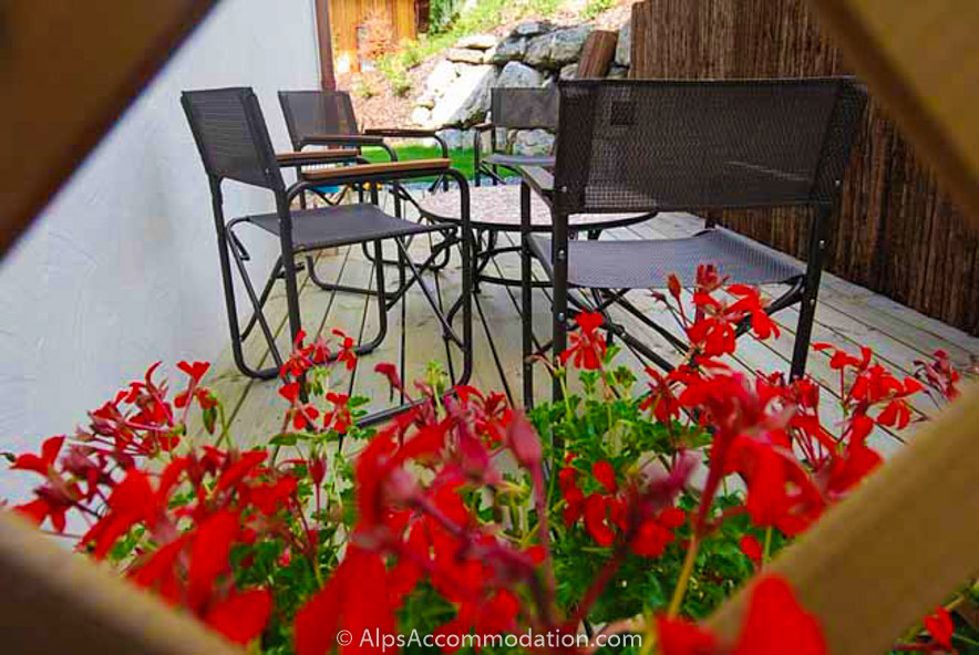 Appartement Biollet Samoëns - Deuxième terrasse offrant de l'ombre pendant les chauds mois d'été