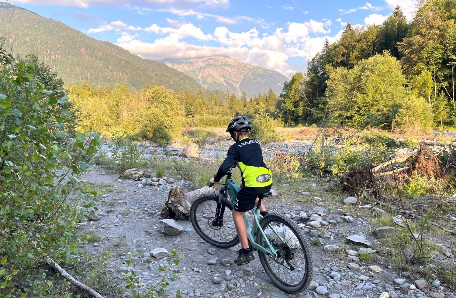 E Biking Along The Giffre River 2