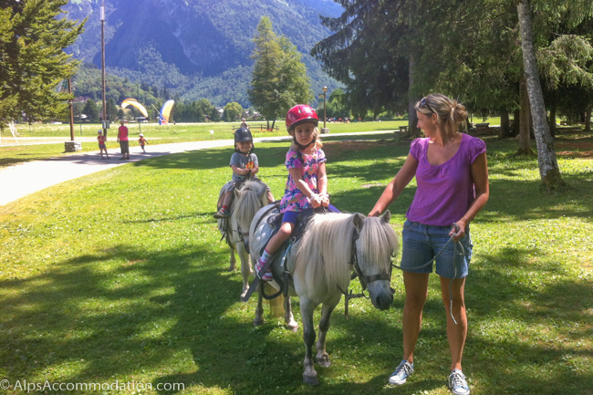 Pony%20rides%20in%20Samoens