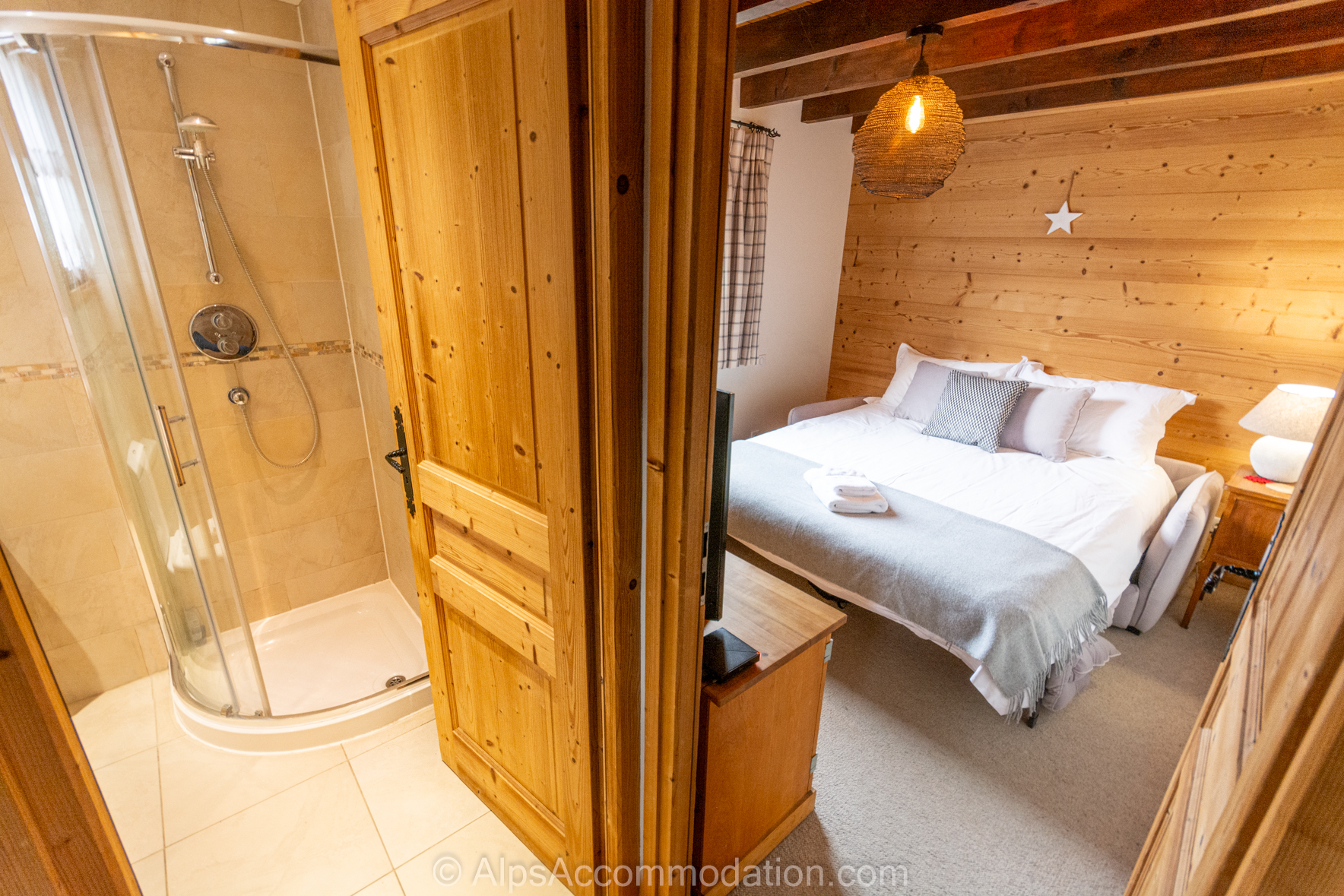 Chalet Etoile Morillon - Snug / chambre 5 avec canapé-lit king size de qualité et salle de bain familiale adjacente